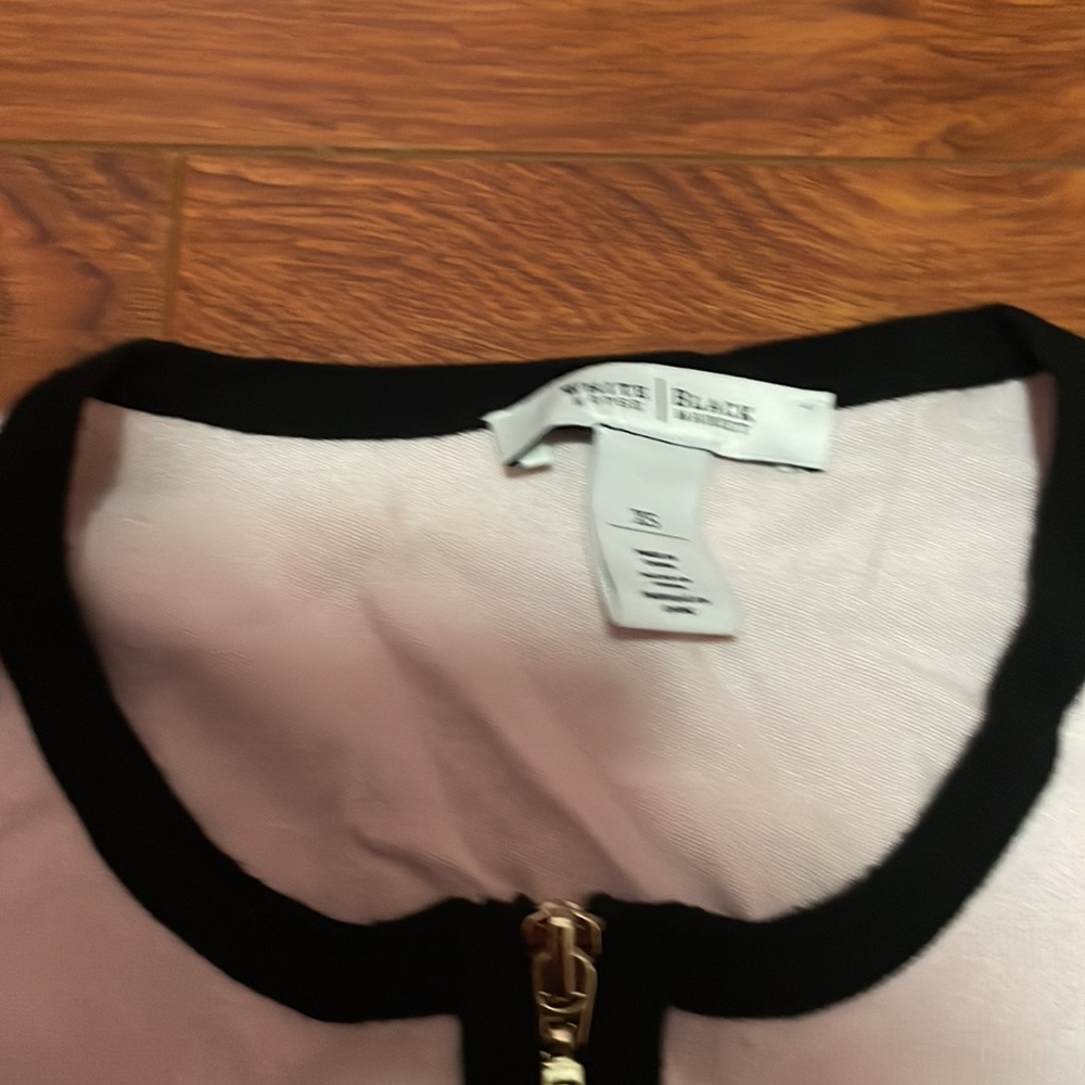 *HOST PICK* Zip up crew neck sweater. - Picture 2 of 3